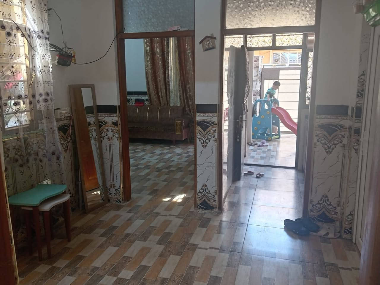 بيت للبيع في الراشدية ال بحيات نزلت جامع غازي 100متر واجه 10نزال غرفتين نوم وصاله ومطبخ وحمام وطرمه وغرفه فوك سندوتش بنل سند 25السعر 55بي مجال بغداد, العراق


**إذا كنت صاحب هذا الإعلان وتريد حذفه لأي سبب، رجاءا أرسل رسالة إلى الدعم الفني**