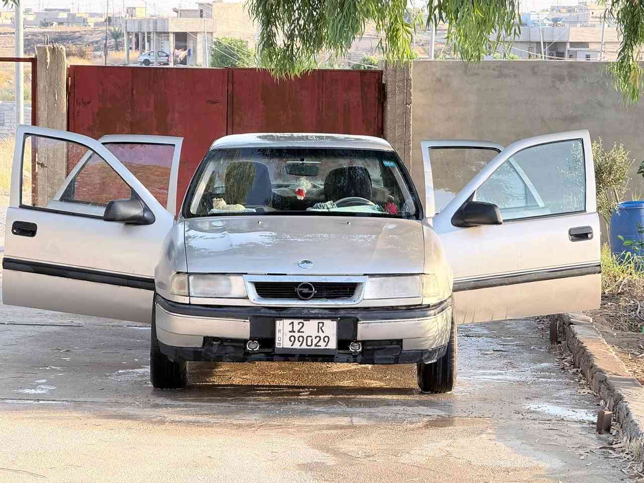 السلام عليكم….
سياره اوبل فكترا للبيع موديل 90
حجم 20 محوره 18 مكينه تعمير جديد بيها طخه بلصندوق والجاملق الخلفي مثل ما موضح بصور سنويه 2030 رقم نينوى دولي 
ملاحظة: بيها الدوش تعبان يحتاج تبديل غير هيج سياره نضيفه وشغل وامشي
السعر 33 بيها مجال لطيبين 
تواصل فقط على الرقم 
***********
