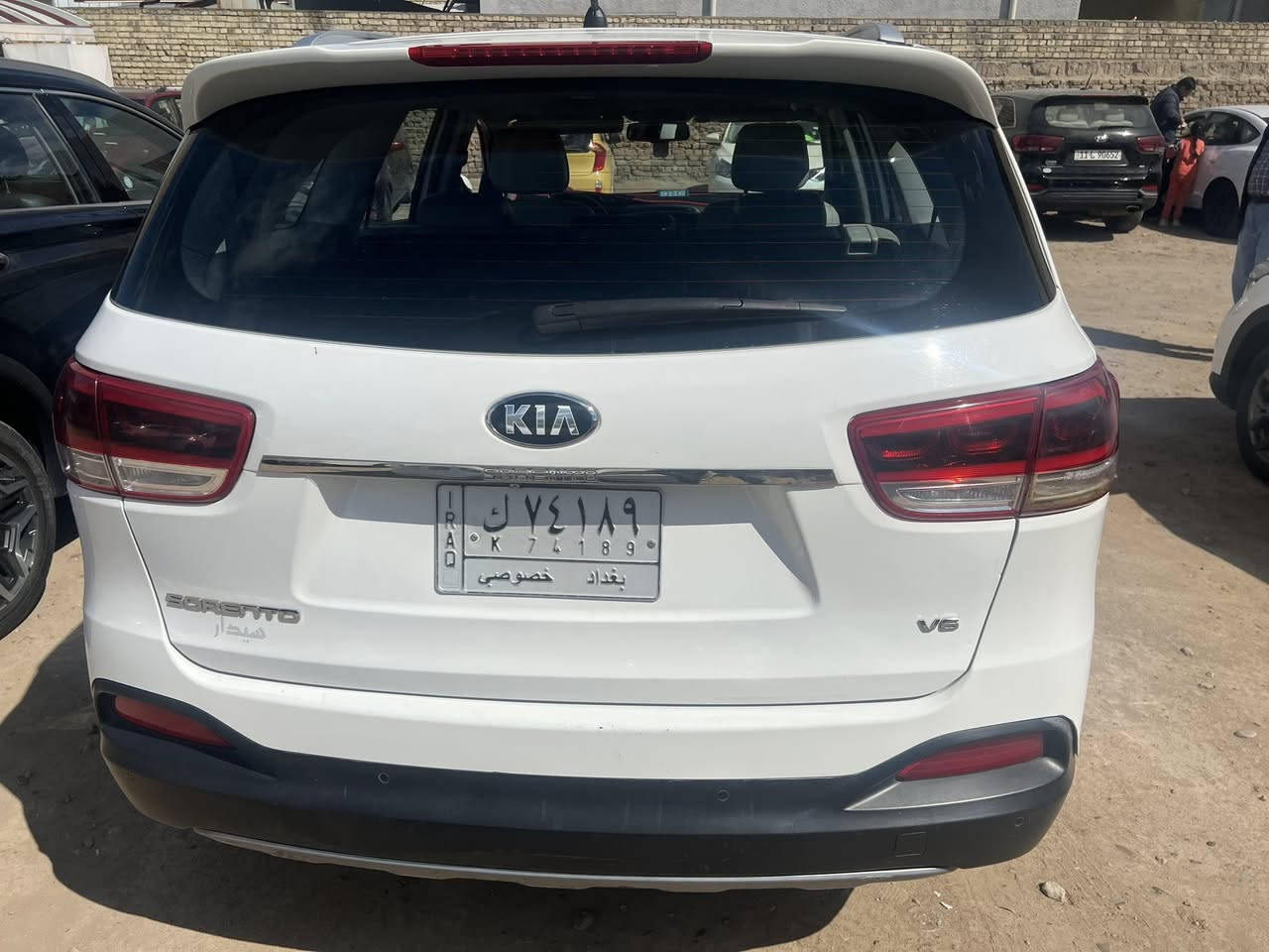 كيا سورنتو 2016 للبيع

السعر / 200 وبيها مجال

الضرر / بعض البوارد + صبغ باب وجاملغ امامي ( جهة الصدر ) 
موضح كلشي بالسونار

- الكير مفتوح 

المواصفات /
-محرك ٦ سلندر ٣٥٠٠
- ٧ راكب
- بانوراما 
- زراك لايت 
 - ٣ قطع تبريد 
- كشنات جلد + كشنات تدفئة تبريد + كشنات الامامية كهرباء 
- بردات خلفية 
وباقي المواصفات المعروفة للسيارة

مكان السيارة / بغداد - حي الاعلام

للاستفسار / *********** 

ملاحظة / السيارة يرادلها بوليش وحمام داخلي فقط
