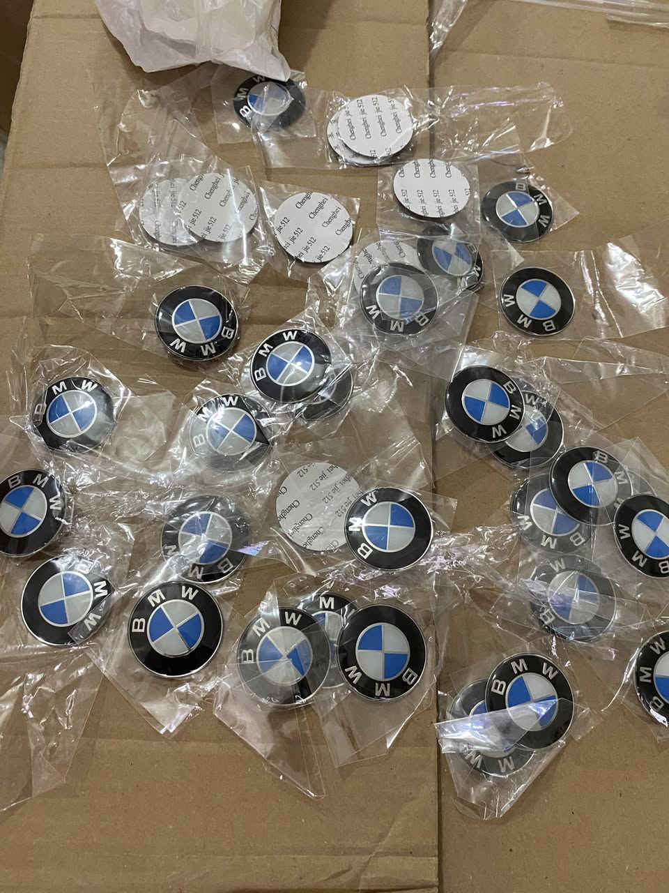 علامات BMW امزون اصلي مال صندوق وبنيد 20 قطعة ،،، ومال ويل كب لاصق قوي 37 لو 40 قطعة  

توصيل جميع محافظات العراق


**إذا كنت صاحب هذا الإعلان وتريد حذفه لأي سبب، رجاءا أرسل رسالة إلى الدعم الفني**