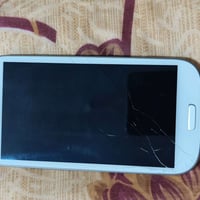 كلكسي اس ٣ كلشي شغال ما عدا الشاشة يعني تلفون بس صوت يفيد قطع غيار سعر...