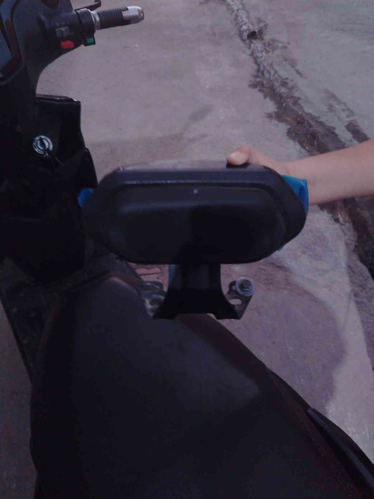 السلام عليكم عندي ماطور شحن للبيع نضيف من شركه الأخوين معروفه السعر 700الف وبي مجال ست بطاريات اربع نمر توصل السرعه 99 حقيقي للاستفسار موديل 25 ***********
