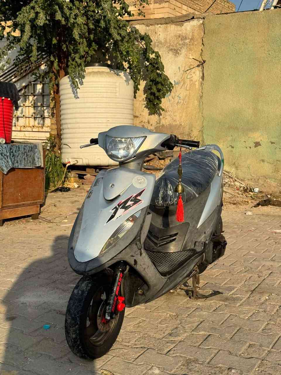 سلام عليكم دراجه للبيع مكفوله كفاله عامه منتاير لتاير برغي ما مفتوح منها صالها شهر من طالعه من الوكيل دراجه نضافه فول تخبل الدراجه بلعافيه الياخذها ما ناقصها شي نكره سلف +هندر الدراجه
العنوان :ميسان  
السعر : مليون وبيها مجال 
الاستفسار :***********
بيها تزويد خارجي 

1صالنصه صحميه
2قبق فلاوين
3 قبق عنبار
4 قاعدتها رقم 
5تجوه اصليه ما مطروقه
6تخم اوياله 
7تخم تاير جلاتين الاصلي شرط 
8 استان صفح
9 عضمة شاصي 
ملاحضه :غراضها البلاديه كلها موجوده شلع
