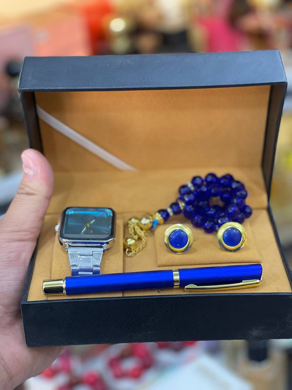 هدايا وتغليف بس يمنه جمال ودلال فرحي اختج امج زوجتك زوجج اخوج ☺️💙
بسماية براند للعطور والهدايا 
تسوّقي… تميّزي… تألّقي.كل عطر حكاية 💐
وكل هدية لحظة لا تُنسى 💝

💥كل ما تحلمين به… بين يديك💥
هدايا🎁💍
عطور💨⚱️
 عنايه بالبشرة 💆🏻‍♀️
اكسسوارات👑📿
 حقائب👜👝
 مكياج💄🧴
تغليف هدايا🎀🎁 اسعار مناسبه جدا 
💥💥توصيل بسمايه مجااااني💥💥
للحجز ولاستفسار مراسله واتساب
***********
