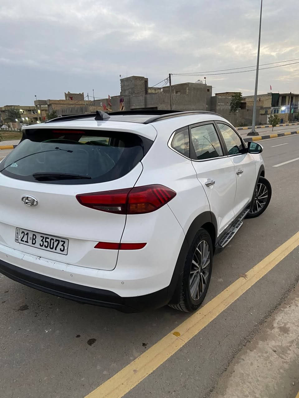 السلام عليكم 

توسان 2020
فووول مواصفات 1/1 
محرك 2000 دوش
بانوراما 
تبريد قطعتين ثلج ❄️
بصمه تشغيل ودخول 
ترحيب 
لد نهاري
شاحن واير ليس
شاشة جبيرة
كامرة وحساس 
حساسات امامي وخلفي
كشن كهرباء 
مرايات شفط واشاير بالمري
تحكمات ستيرن
3 انظمه قيادة
سيارة مكفولة من كلشي عدا قطعه صبغ فقط...موضح بالسونار
سعر السيارة 200$ وبيها مجال قليل
📞*********** 
مكان سيارة بغداد جديدة📍
