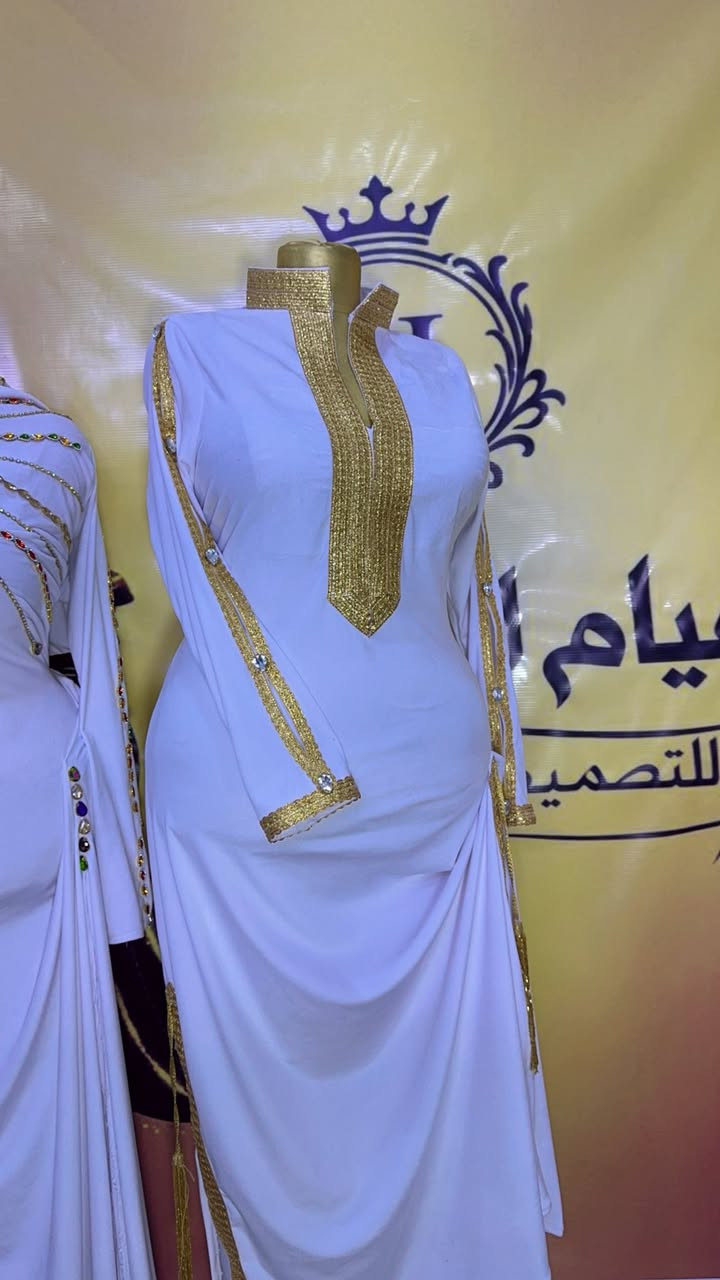 السلام عليكم مشغل هيام الذهبية لتنفيذ جملة ومفرد يوجد كادر كامل للعمل عنوان بغداد الدوره نشتغل جميع التصاميم والموديلات من دشداشة سوتات عباية كتف ***********
