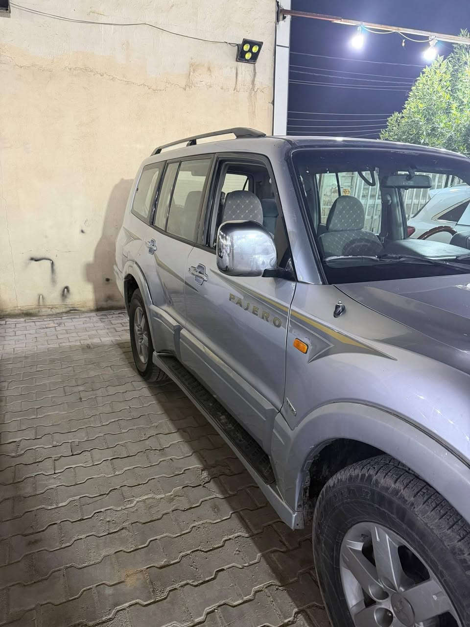 سياره باجيرو مديل 2006 
سياره نضيفه محرك 3800 
سياره 6 سلندر 
سياره نضيفه كلشي شغال بيه 
سياره فتحه 
بيه بس شوي بارد ورصعات وبيه صبغ ومعجون مثل ما موضح بل سونار متواجد عل فيس لو واتساب ***********
