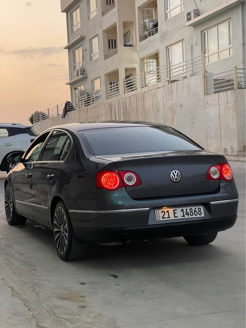 پاسات ٢٠١٠ خەلیجی مەکینە ١٤ تۆربۆ گێڕ و مەکینەی بەشەرت تەبرید و تەقەو ڕەقەو هەموو شتێکی بەشەرت سەنەوی تا ٢٠٣٠ تازەیە سەیارەکە دینار مەسرەفی تیا نیە سەیارەک فول مواسەفاتە بەس سلاید نیە دو پارچەو پەڵەیەکی بۆیاخە لەسەر ساخی بەس پەمپە بێ ناوگرتن و دەعم
بۆ پەیوەندی
***********
ڤایبەر و واتساپی لەسەرە السليمانية, العراق
