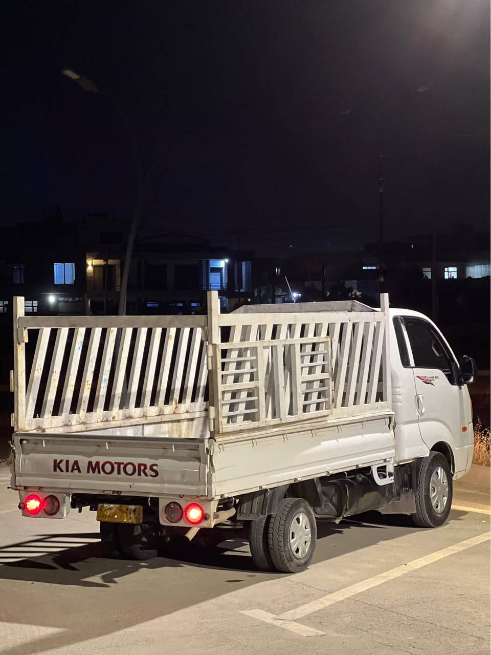 KIA BINGO 2010

کیا بینگۆ ٣٠٠٠ کارەبای گێڕ تۆماتیک (بڕاوە)  سەنەوی کارتۆنی لەگەڵدایە کێشەی مەفرەزەت نیە  گێڕ مەکینە بەشەرت سەیارەکە زۆر جوان و بێ مەسروفە  سەیارەکە لەبن ئیشە کامل مەسرەف کراوە کارەبای و تەبرید و برێک بە شەرتە جەمجەیەکی توندو تۆڵی لەگەڵە سەیارەکە لە وێنەکان زۆر جوانترە سعری ٥٥ گەڵاو معامەلەیەکی کەم 
ڕەقەم تەلەفۆن *********** رانية, السليمانية
