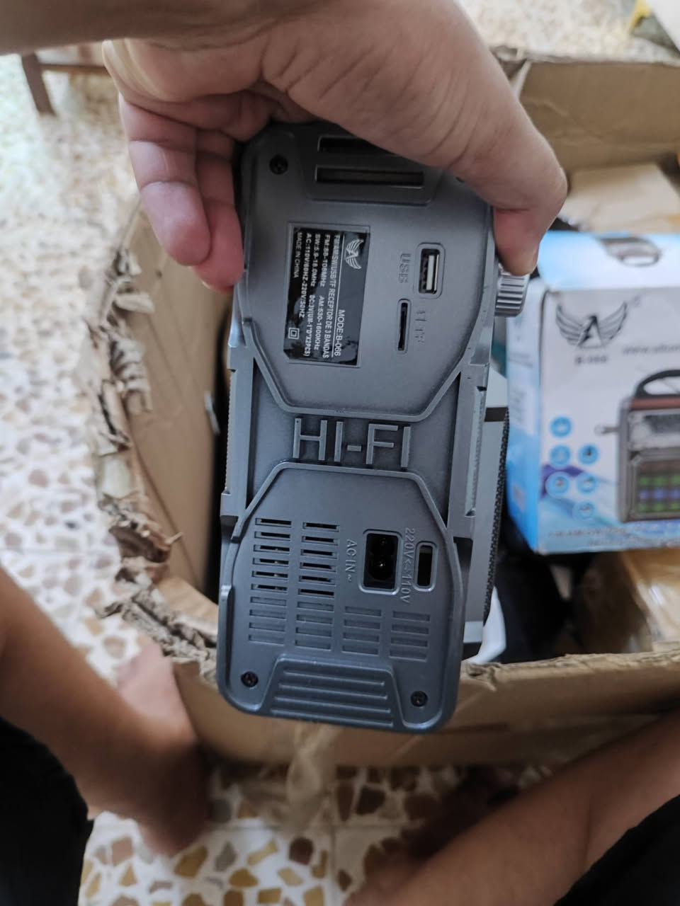 سبيكر و راديو و باور بانك السعر يمكم ثقيل شرط


**إذا كنت صاحب هذا الإعلان وتريد حذفه لأي سبب، رجاءا أرسل رسالة إلى الدعم الفني**