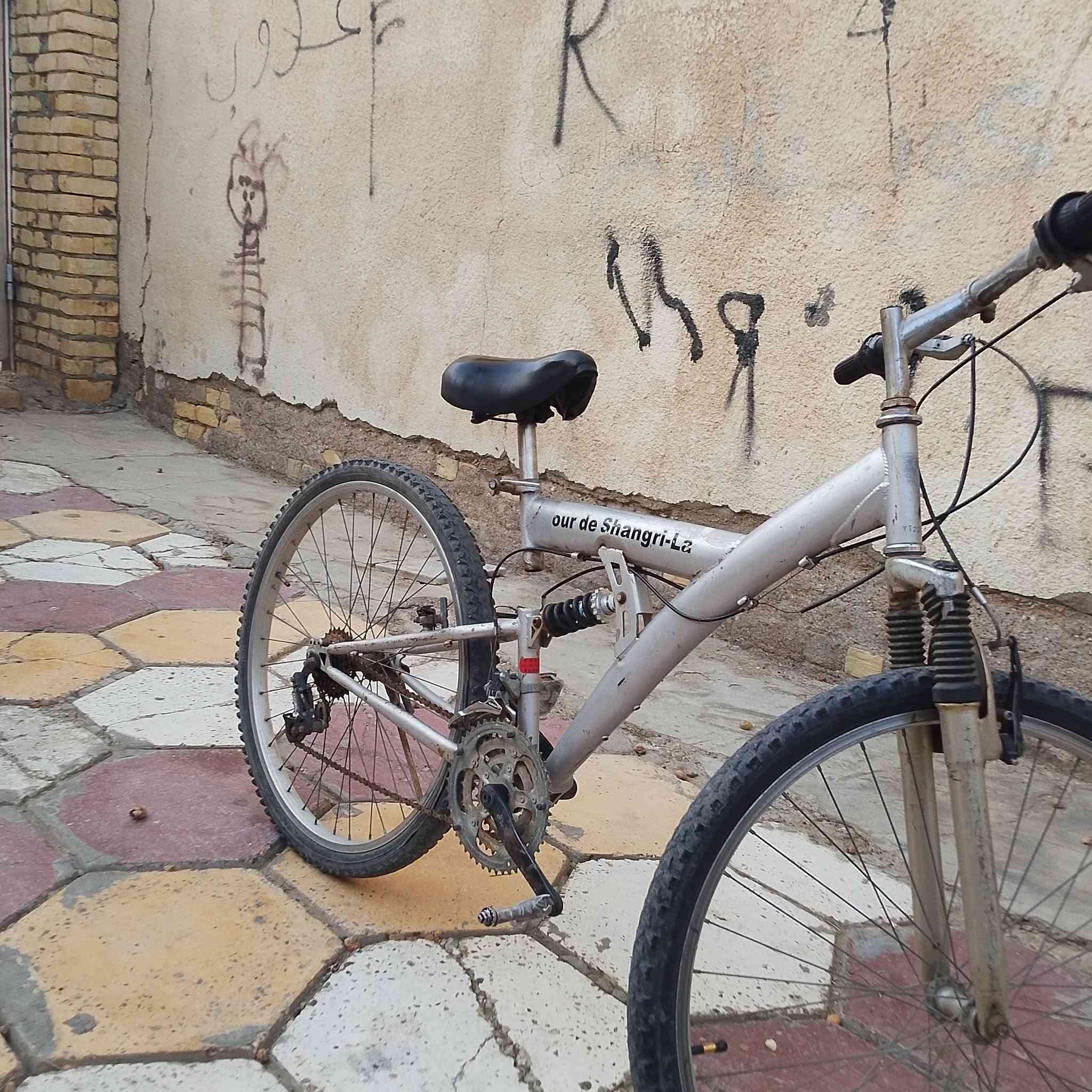 بايسكل ياباني اصلي للبيع
المكان: العزه القديمه قرب فوج الطوارى 
الرقم:***********
السعر 75وبي مجال
