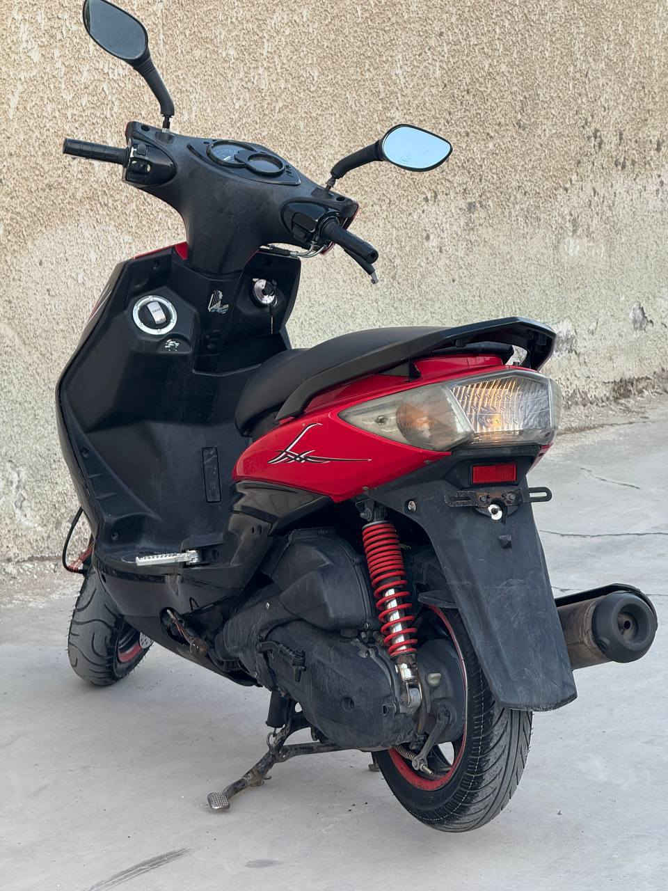 سلام عليكم سكنس فحل ياباني قبق نفخ استان حساس سكليتر خطين ام الطلاعات دراجه جديده مثل مواضح وبعد احله كهربايات كلهه شغاله دشبول اشاير عالي ناصي كفر مختم اصلي مكينه خرسه شلعه معدل خير من الله مكينه بلاديه مكان بغداد البياع اورقهه موجوده السعر 800وبيهه مجال قليل حك الجيه *********** للتصال
