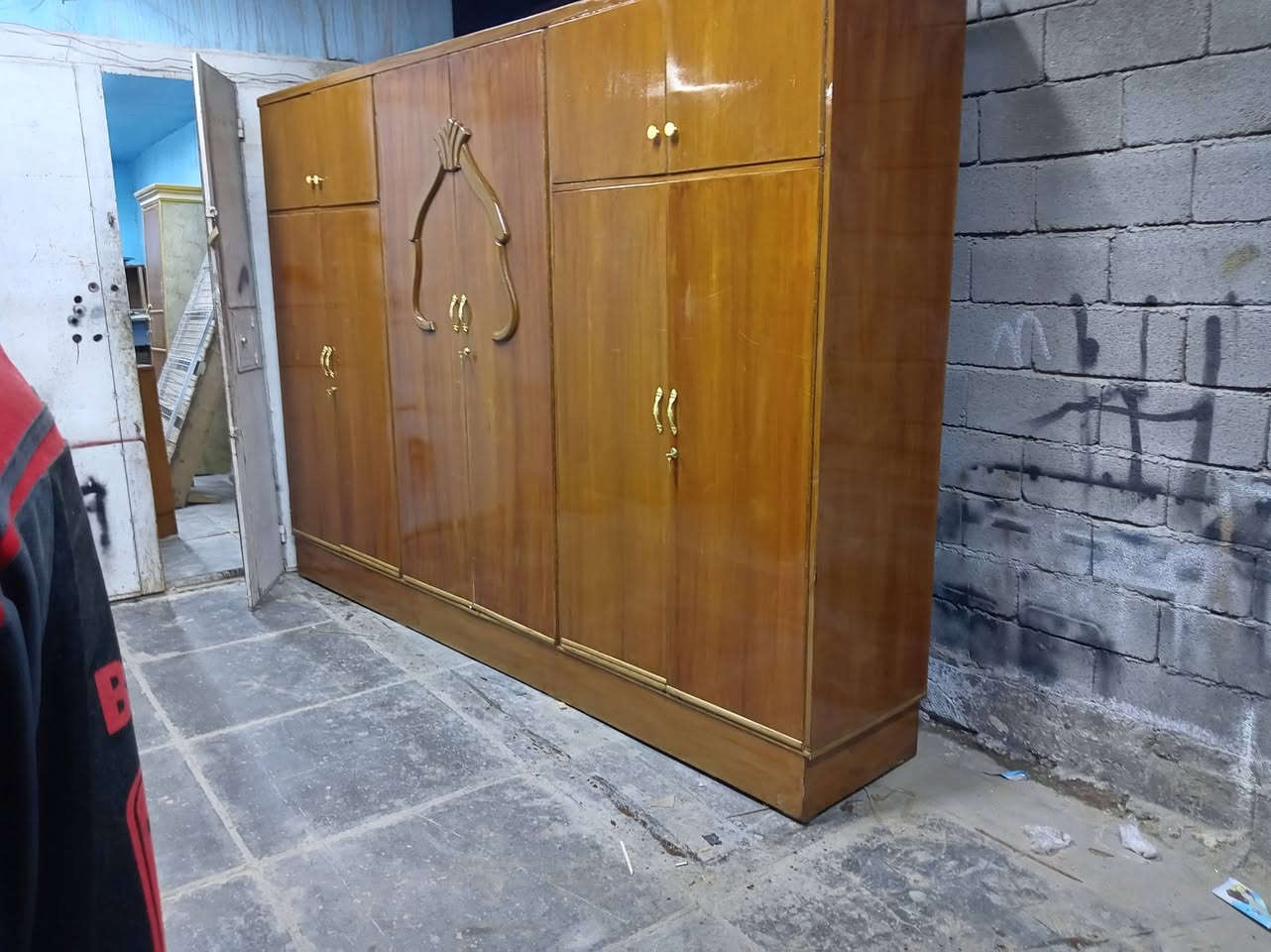 سلام عليكم كنتور صاج مستخدم نظيف سعر مناسب اكو توصيل داخل بغداد *********** وتساب
