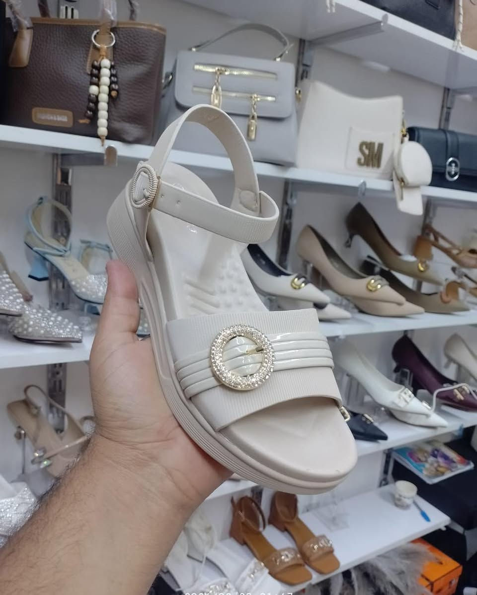 1️⃣ #جديد_براند 
  
        #ترند  #احذيه 
القياسات المتوفره 36 -40

📌للحجز
مراسلة الصفحه او عن طريق الواتس آب على الرقم ***********

♦️ العنوان/بابل/المسيب/شارع البلديه/مجاور مجمع الرحمن

♦️ تتوفر خدمة توصيل لجميع محافظات العراق
