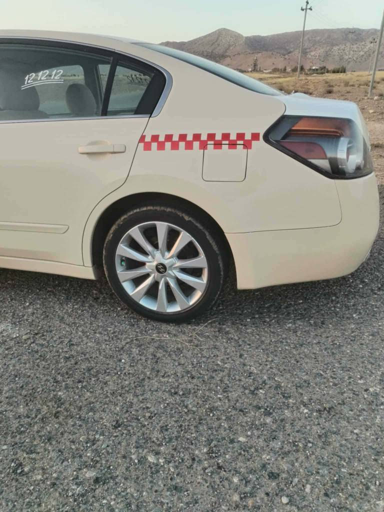 نيسان ئالتيما بؤ فرؤشتن مؤديل 2012گير ئؤتؤ ماتيك مه كينه و گير به شه رت بي بؤياخ وه وه نها دوو په له كارتي هه يه ژم *********** Kenema, Eastern
