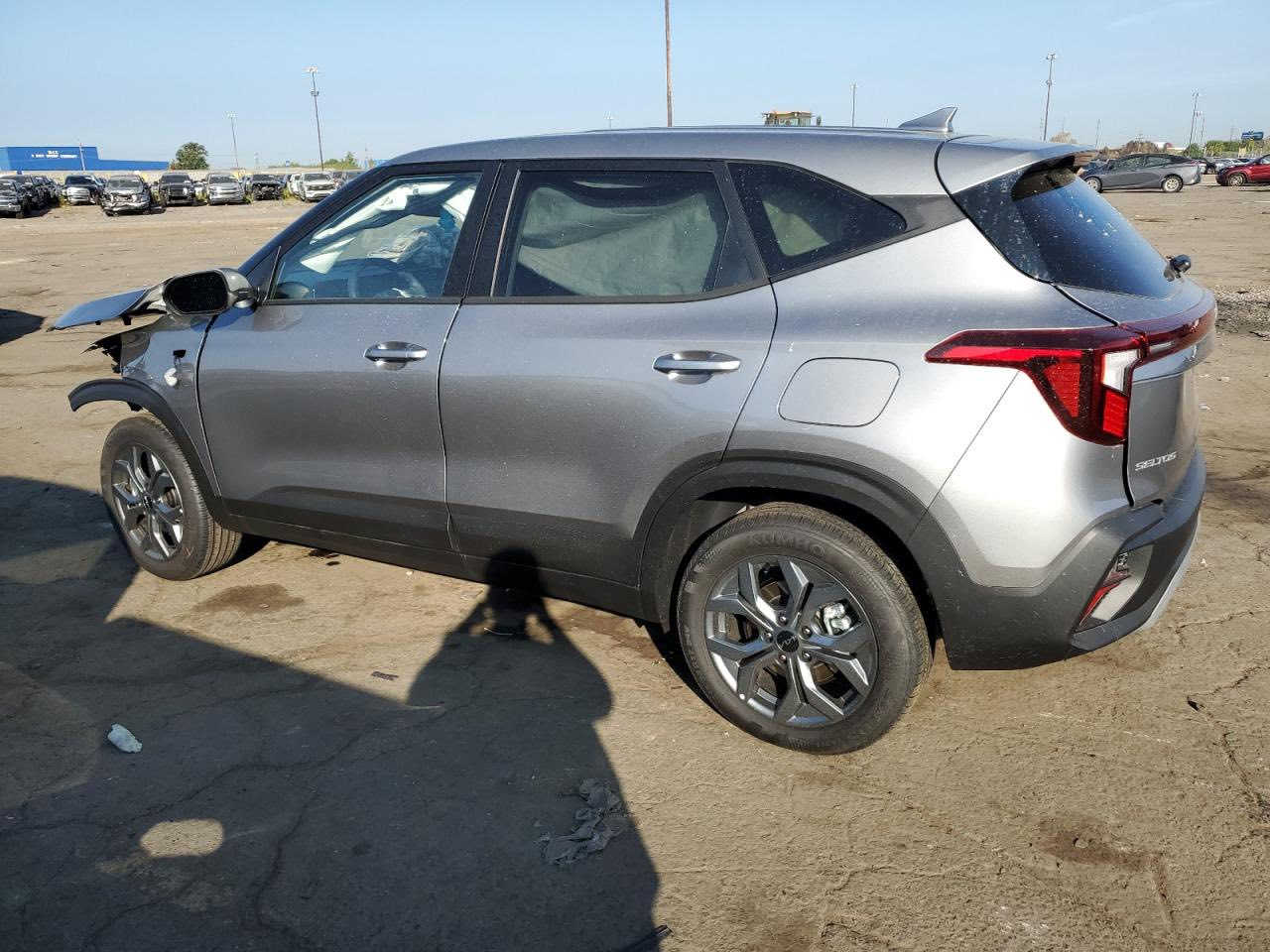 🟢 السلة الذهبية للمزادات الأمريكية و الكندية والنقل البحري والتخليص الجمركي 🟢
✨مركز الجزائري ✨

السلام عليكم 

كيا سليتوس 
موديل 2025
لون سلڤر 
مواصفات LX (سويچ مو بصمة) 
الضرر موضح بصور المزاد 
السيارة بالبحر حالياً توصل يوم 2/25

معروضة للبيع ( واصل عمّان )
السعر : 7,100$ وبيها مجال 
يعني 71 ورقة
للشراء او الاستفسار — زيارة مركز الجزائري للمزادات 
العنوان - بغداد، البلديات،قرب محطة الإطفاء، مجاور جامع احمد رؤوف 

او الاتصال على ارقام مركز المبيعات :
***********
***********
متوفر واتساب 🟢
