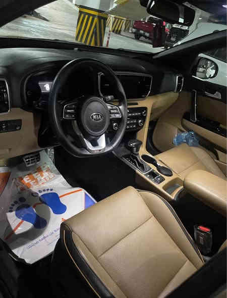 السلام عليكم 

سبورتج جي تي لاين خليجية موديل 2020 للبيع

الفئة : GT Line 

محرك 2000 دوش 

السيارة (( بيها صبغ نص باب السائق والخلفيه تبديل + صبغ 

والجاملغ الخلفي كلير  ))   موضحة بالصور 

فول مواصفات 1/1 لمتد 

المواصفات :

 🛑بانوراما

 🛑بصمة

 🛑هاند بريك بصمة 

 🛑شاشة نفكيشن

 🛑تحكمات ستيرن

 🛑جنطة بصمة

 🛑كشنات جلد

 🛑حساس امامي خلفي

 🛑كامرة دوارة

 🛑كراسي كهرباء

 🛑 لايت لد

 🛑تدفئة تبريد بالكشنات 

 وباقي المواصفات المعروفة بهذه الفئة 

ماشية  122 الف 

السعر : 19.000$  وبيها مجال بسيط❤️

مكاني بغداد / الوزيريه  

الاتصال على الرقم 

*********** بغداد
