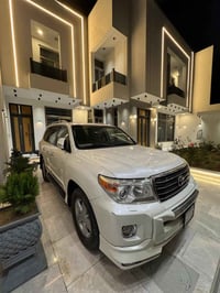 لاندكروز • ٢٠١٣ • كربلاء