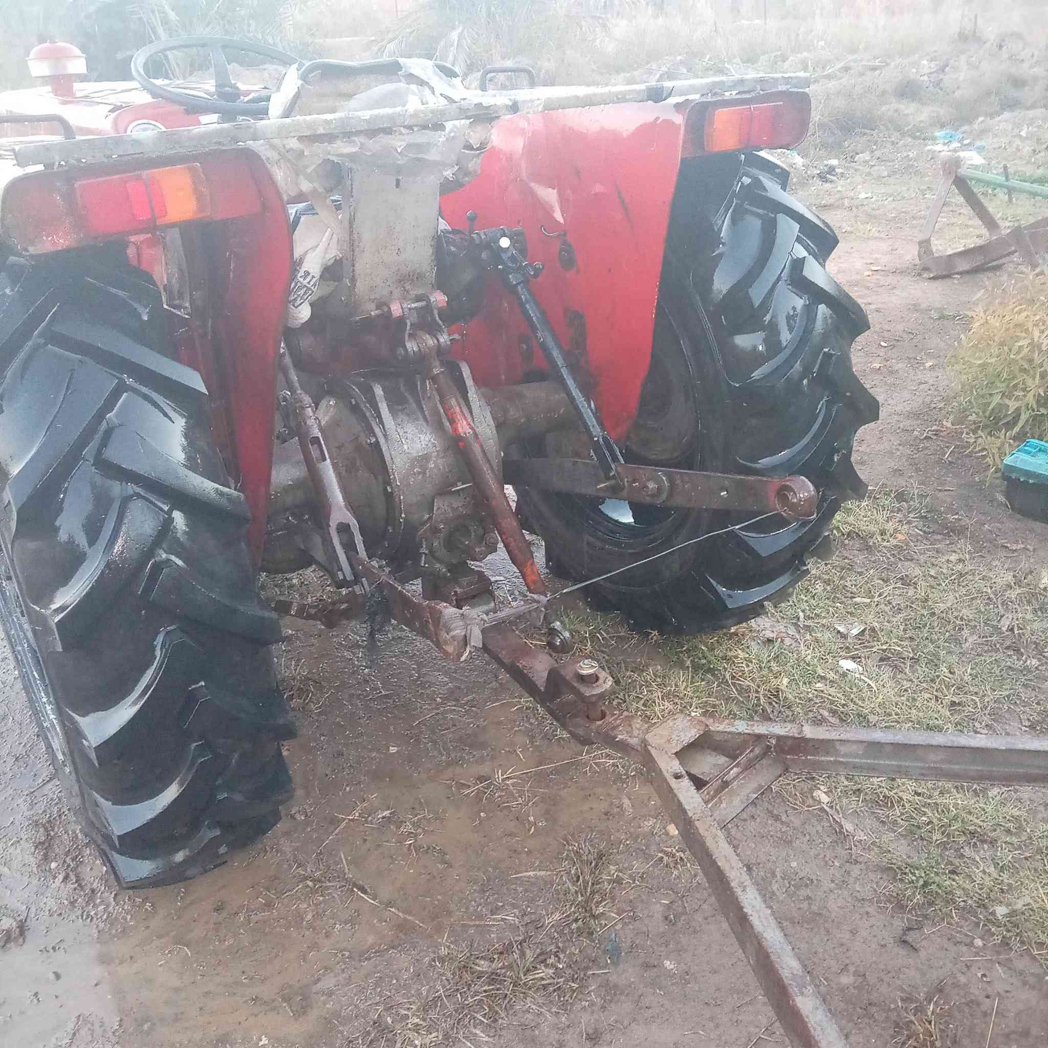 سلامو عليكم هاي فوركسن انكليزي حجم 240 مكينه شغاله كلشي ماوراه ول مكينه أوراق مابيه شراي خلي يتصل ***********
