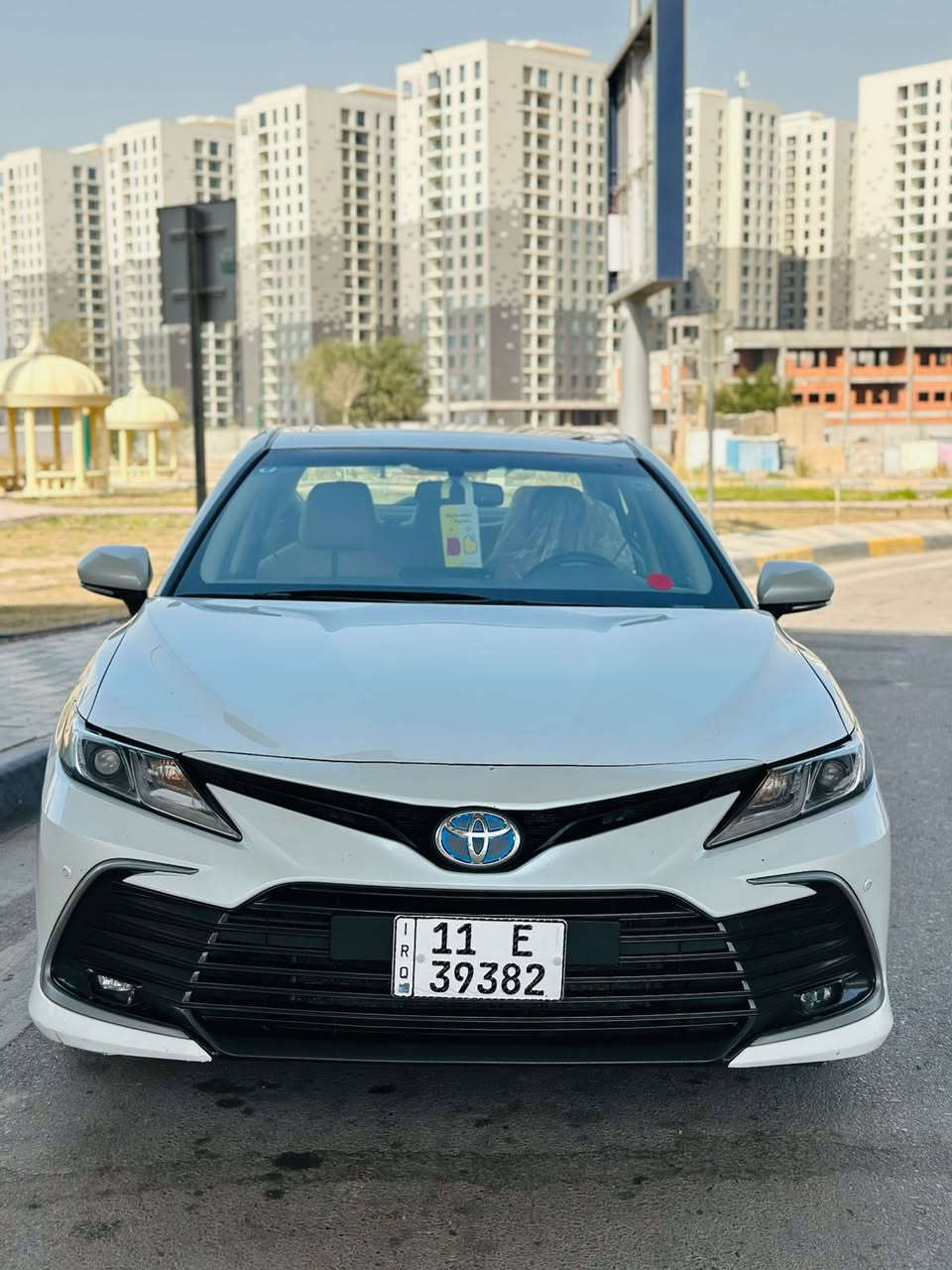 تويوتا كامري هايبرد 2024 GLE 
مكفوله كفاله عامه من بارد ومن صبغ ومن كلشي
 مرقم بغداد سعودي عبداللطيف جميل 
 خليجي  
 موديل 2024
 حجم المحرك 4Cylinder 2.5L 
مرتبط بناقل حركة أوتوماتيك 
 بقوة 226 حصان 
 فتحه سقف 
مفتاح التشغيل بصمة
 دفع ثنائي FWD 
  اريل نفكيتر 
حساسات أمامية 
حساسات خلفية 
لايت زينون + LED
 كشافات
 بك لايت LED
 دخول بصمة ذكي 
 حساسات ضغط الاطارات 
 اشارة في المرايا الجانبية 
 المرايا قابلة للطي كهرباء 
 عدد AIR BAG 8
 هاند بريك كهرباء 
 ا ABS 
 دشبول شاشة ديجيتال 
شاشة Apple Car play 
 كاميرا دوارة 
 مقود جلد حياكة 
 مثبت السرعة Cruise 
 المودات والاوامر الصوتية 
 ا Bluetooth / T YPCE 
شاحن هاتف Wireless 
مخرج منفذ الطاقة 
فحص نظام السيارة 
تتسع المقصورة ل 5 ركاب
المقاعد مخمل 
حركة مقعد السائق كهرباء 
 قطعتين تبريد 
 أوضاع القيادة Drive Mode 
 أوتو هولد Auto Hold 
 نظام مانع الانزلاق 
 ستارة خلفية كهرباء
الهاتف :(***********) السعر 237 وبيها مجال
مكاني بغداد الدورة او سيدية
