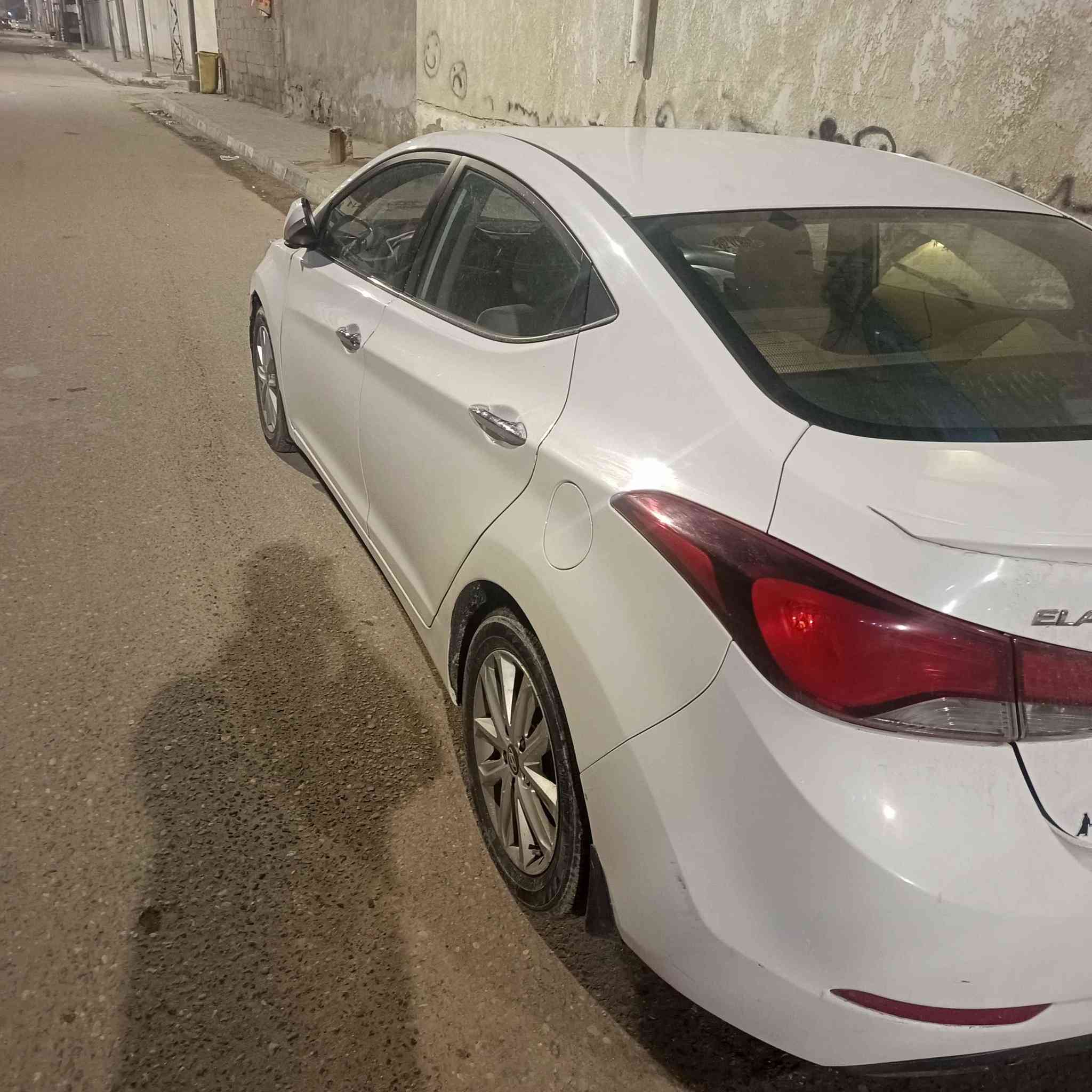 ‏إلنترا 2016 بصرة بسمي
‏مكينة 1800 كير تبريد ✔️
‏كفالة مكينة ✔️
‏تبريد خلفي
‏حدادة نظيفة
‏السيارة تمشي ناعم وما تشتكي
‏ملاحظات خفيفة جداً:
‏– صبغ بالهلال
‏– أثر طكّة خفيفة باردة جوّه قبق البنزين
‏– باب السائق مبدّل، والباب الأصلي موجود ويكدر يرجع ويركب بارد
‏سيارة جاهزة وما تحتاج شي، الفحص يثبت
‏
‏السعر 123
‏
‏مكاني بصرة الحيانيه
‏
‏الرقم 
‏
‏‪***********‬
‏بي واتساب البصرة, العراق
