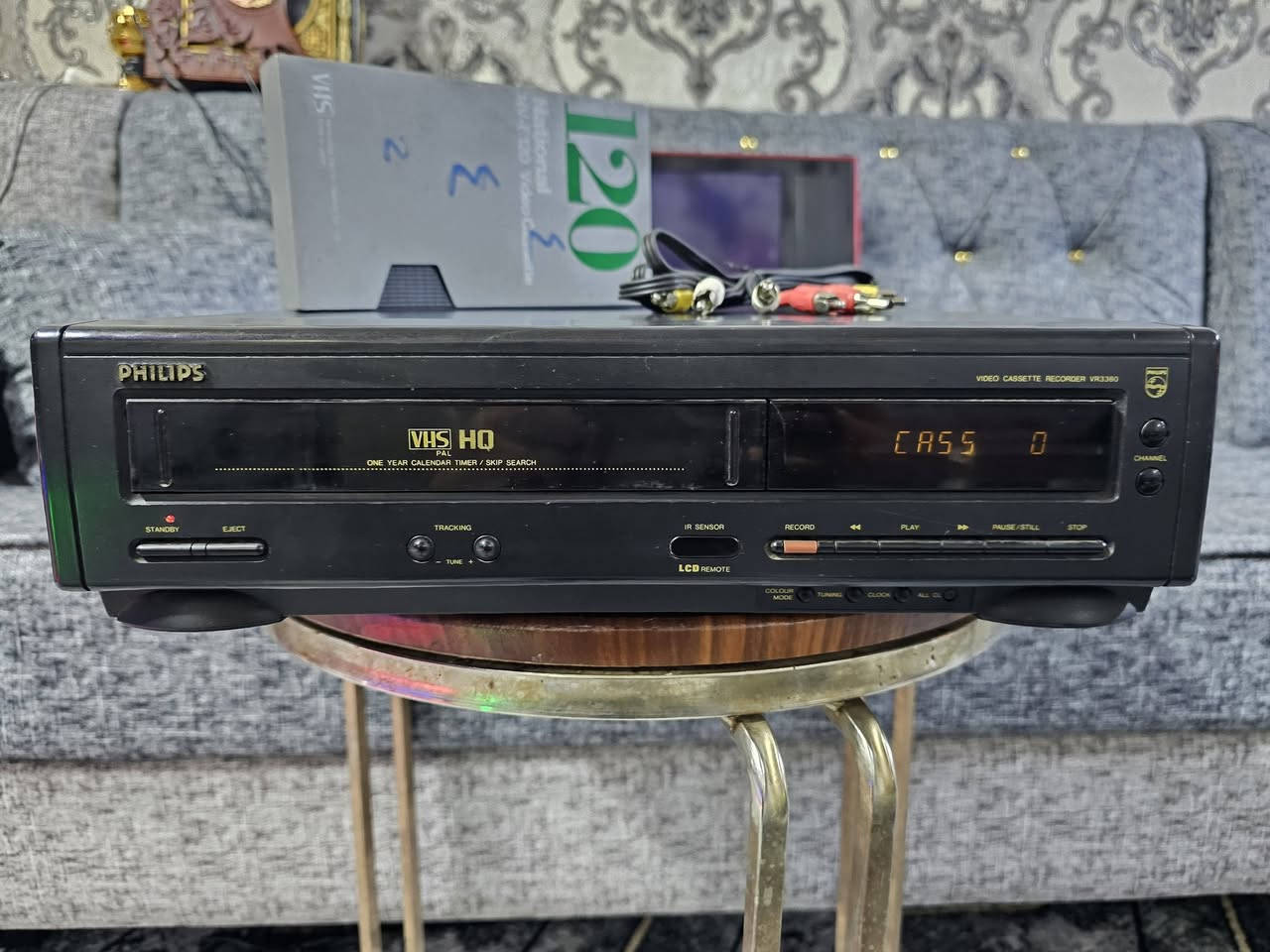 السلام عليكم فيديو كاسيت فليبس ياباني شغال نظيف عرض وتسجيل سعره ب٦٠ الف الهاتف ***********
