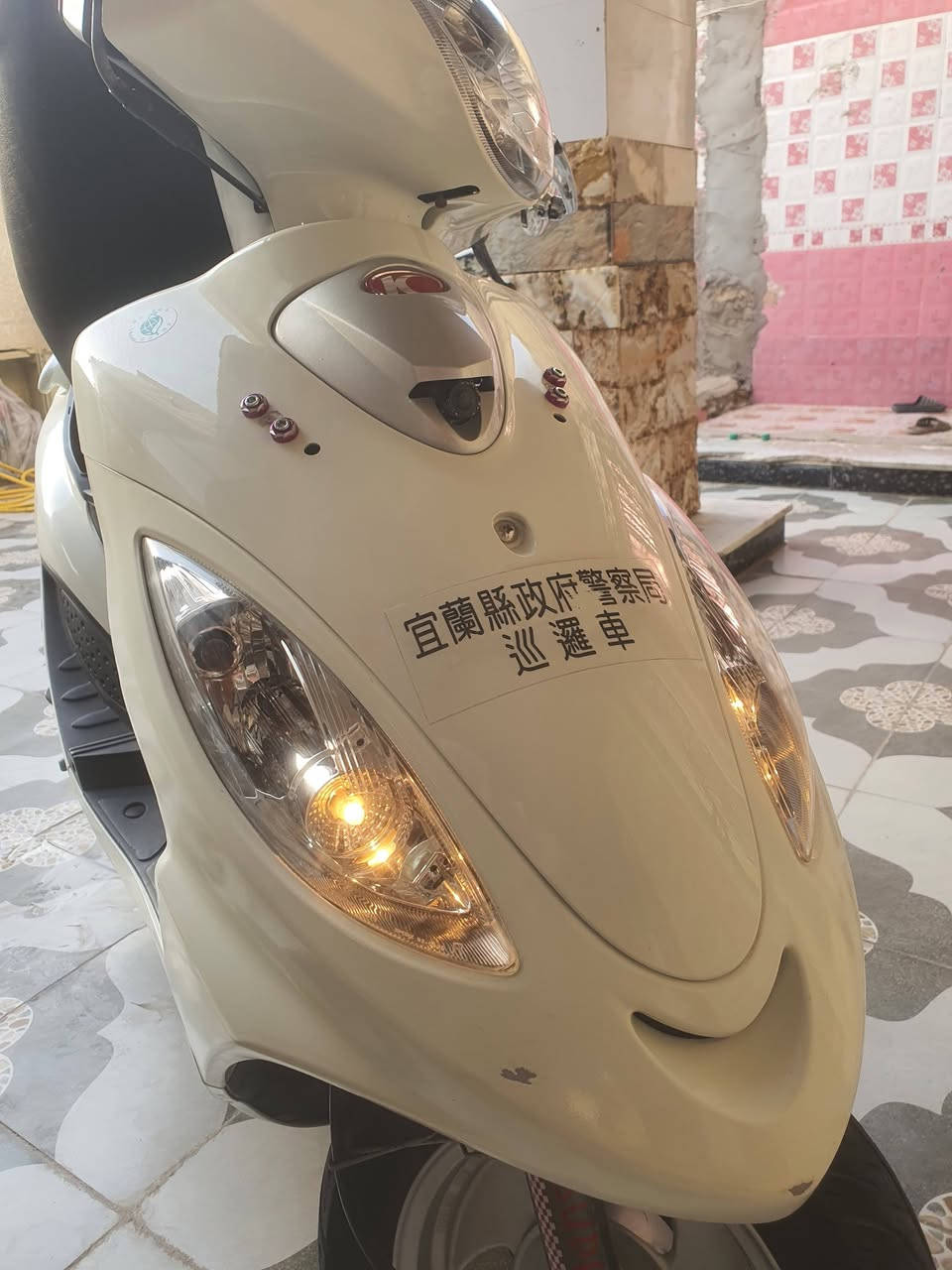 السلام عليكم ورحمة الله كامكوv2جيس وعلي مضلومه بتصوير مديل2019اخر مديل احدث شي ماشبة8000يعني زيرو دراجة كامله مكمله الشراي يتصل علرقم خاص مقفول***********
