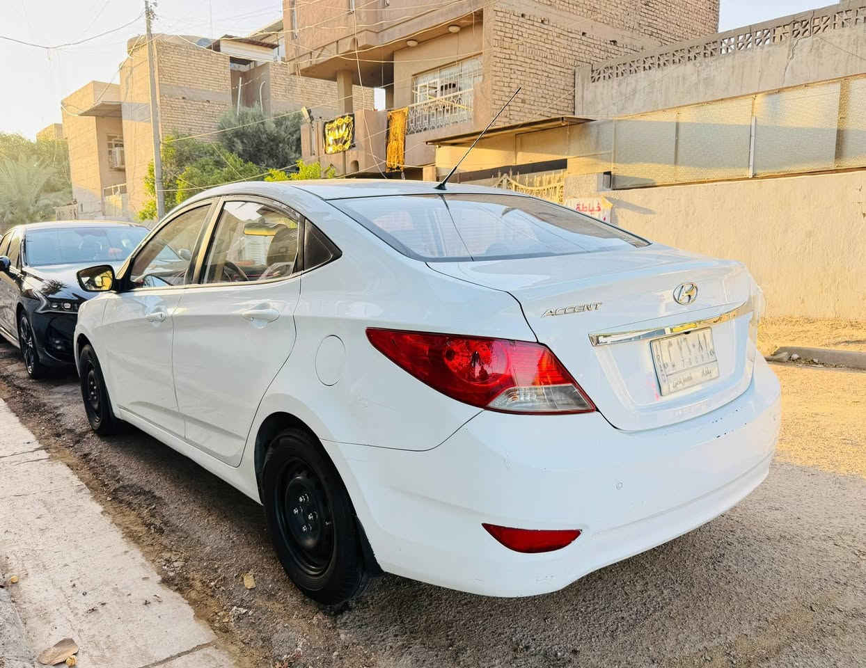 سلام عليكم. اكسنت 2015 خليجي بيه صبغ شبر بلبنيد ومكانين بارد سيارة جاهزه من كلشي سيرفس كامل صدر تايرات نوزلات فيت بم كله جديد مابيه اي نقص ماشيه 78 الف سعره 90 بيه مجال ***********
