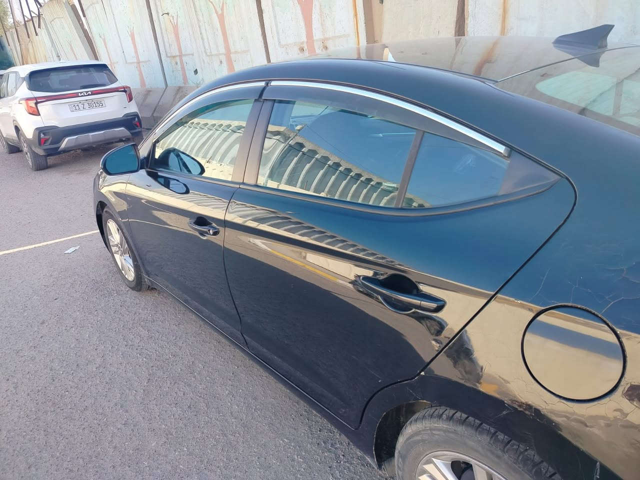 السلام عليكم
النترا 2020
وارد امريكا رقم شمالي باسمي ضربتها الجاملغ الخلفي فقط موضح في الصورة 
سيارة مال بيت كاملة على اخر حباية مابيهة نقص ولا برغي كلشي بيهة شغال تدفئة تبريد والخ .. 
كير محرك مكفولات كلشي بسيارة جديد 
السيارة ماشية 43020
السعر 130 وبيها مجال 
العنوان العامرية 
***********
