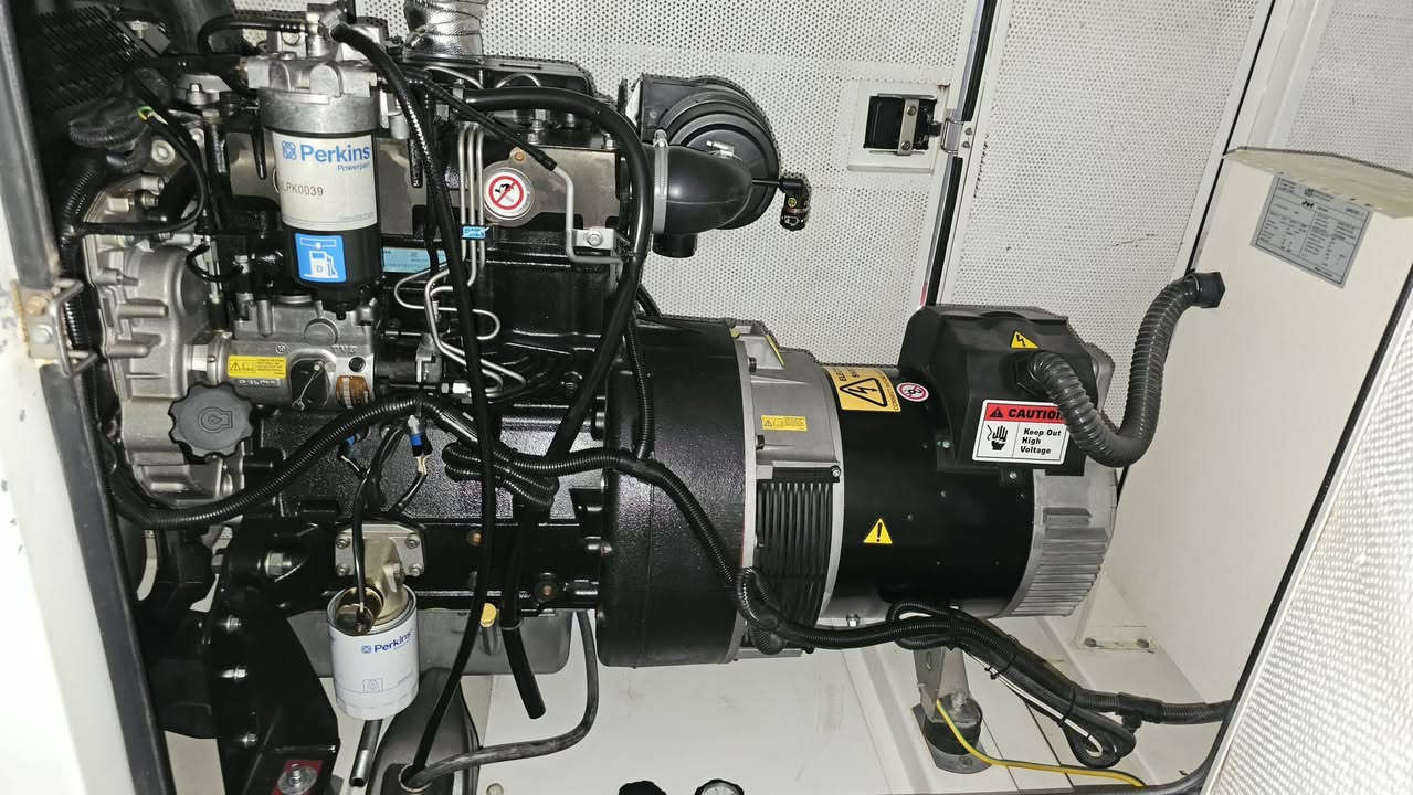 "بسم الله الرحمن الرحيم "
✅ (️٣٠ )كيفي بيركنز انكليزي  🇬🇧
✅ ️توليد لوري سمر الفرنسي  🇨🇵 
✅ ️كاتم  سوبر سايلنت ٩٥ %
✅️ مشتغله(  ٢٠٠٠) ساعة فقط 
✅ ️موديل  حديث  
✅️ المولدة اخت الزيرو مامفتوح بيها برغي وعلى وضع الشركه
✅️   ضمان الحمل والتشغيل 
✅️ شاشة اصليه (DES _UK) برودكشن نظام حماية وتشغيل واطفاء ذاتي 
✅️ صيانه كامله (دهن + جميع الفلاتر اصليه ) يعني تاخذها للحمل مباشرتا ___________________
للإستفسار الاتصال 📞 واتساب 
*********** ___ *********** 
او زيارة موقعنا الكائن بابل__ المسيب  طريق المعهد التقني المسيب كراج  
               ( الضمان الحقيقي )
