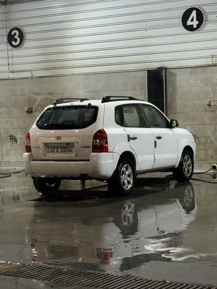 سلام عليكم
هونداي توكسان 2010
السياره نازللها محرك جديد
منضومه تبريد كامله رقمها اربيل
ضربتها جاملغ خلفي عكس السايق ولبابين لبصفه مرشوشات يعني صفحه ابيعك السياره جاهزه من كلشي ترايك وين متريد محتاجلها تلحيضات بلكشر فقط 
معروضه ب100 وبيها مجال قليل للشراي
***********
