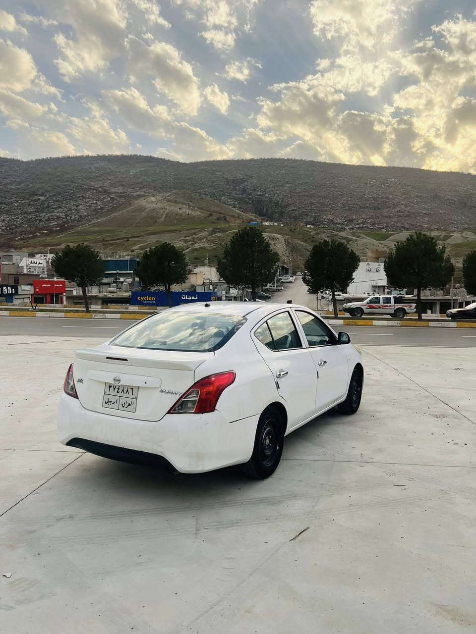 نيسان لاكشمي باي ٢٠١٨  كير عادي ٢ بارجةي ١٣٠ رويشتووة بوياغ ١١  وةرةقة غرامةي لة سةرة هةمووي دةديتةوة سعري ٧٧ معامةلة ***********
