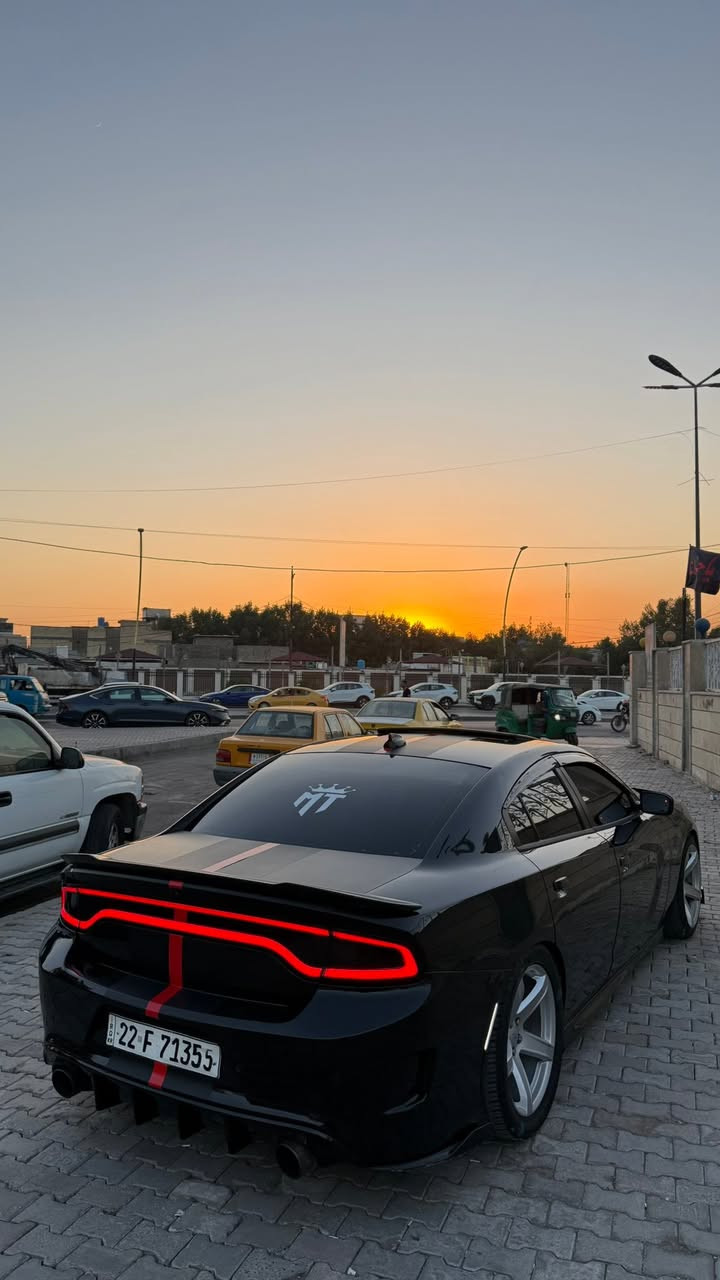 سلام عليكم جارجر للبيع موديل 2020 بسمي هزه وسنويه جديد رقم اربيل ماشيه 70 ميل
حادثه اربع قطع فقط بدون ايرباك وبدون شواصي وبدون لغود 
مواصفات فول فتحه 
رادار مري + نقطه عمياء + مري قلاب 
كشنات كنتاره + جلد تدفئه وتبريد 
دشبول دبل خيط جلد 
بطاين دبل خيط جلد 
شاشه كار بلي + نضام ايكو اقتصادي 
لايت متغير زنون عالي ناصي 
تخم تاير باتري جديد 
عليه نانو + بوليش 
بيه حجرات بلادي 
دبات سود موبار اصل 
صدر امامي خلفي جديد 
سياره جاهزه من كل نواحي 
مكاني بغداد 
كير مكينه جديد 
رقم شاصي 
السعر 182 وبيه مجال
2C3CDXGJ7LH216909
رقمي 
***********

