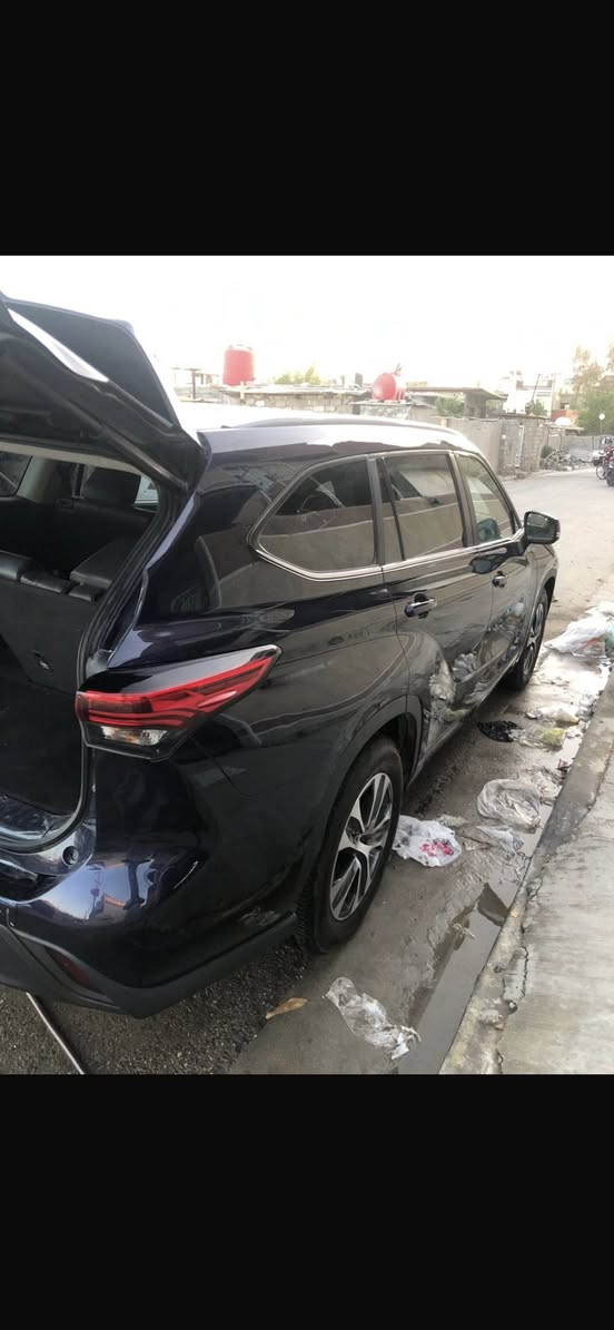 هايلندر موديل ٢٠٢٣ وارد مريكي سعرها ٢٦٠ ورقه بيها مجال توصل علئ هاتف *********** موصفات XLE
