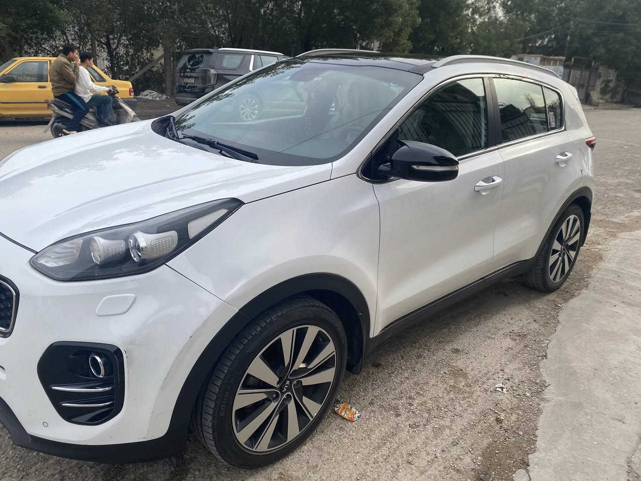 سبورتج موديل ٢٠١٩
كامل مواصفات ماعدا البصمه 
بانوراما رقم بغداد دولي  سوناره موجود 
لايوجد بيه تبديل بيه فقط  رشه صبغ 
السعر ١٩٥ بيه مجال حك الجيه 
مكانه بغداد
***********غير متواجد عل خاص
