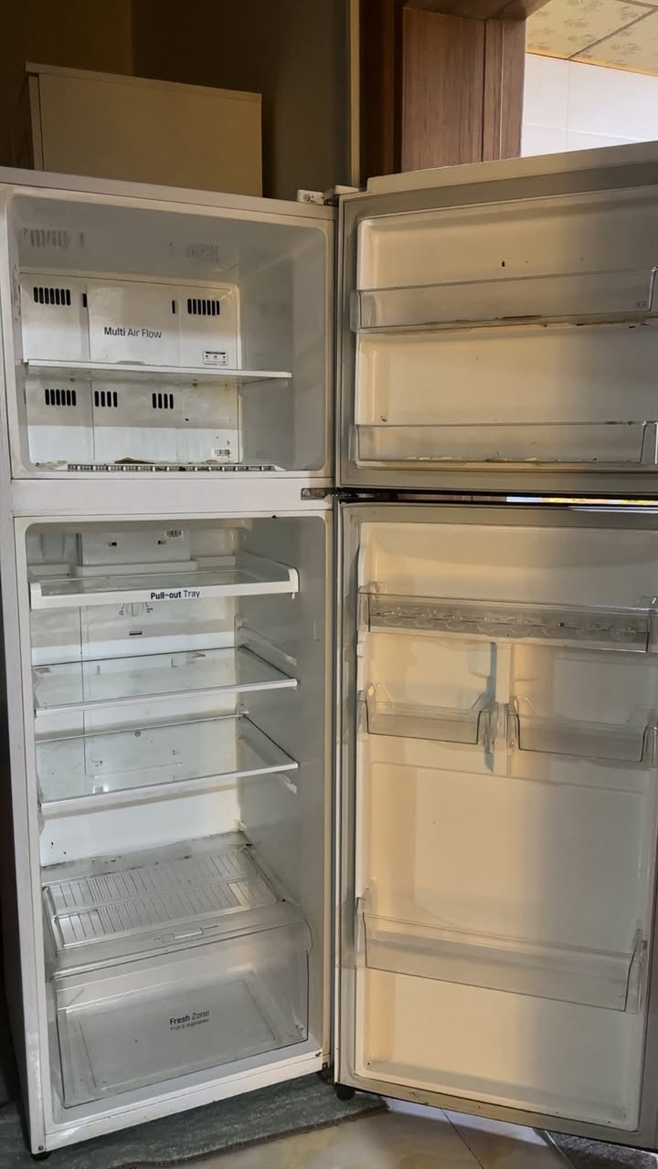 ثلاجة (ال جي انفرتر)شرط النظافة اي عيب مابي حجم وسط وضمان ١٠ سنوات صارله ٥ سنوات يمنه سعره ٤٥٠ الف


**إذا كنت صاحب هذا الإعلان وتريد حذفه لأي سبب، رجاءا أرسل رسالة إلى الدعم الفني**