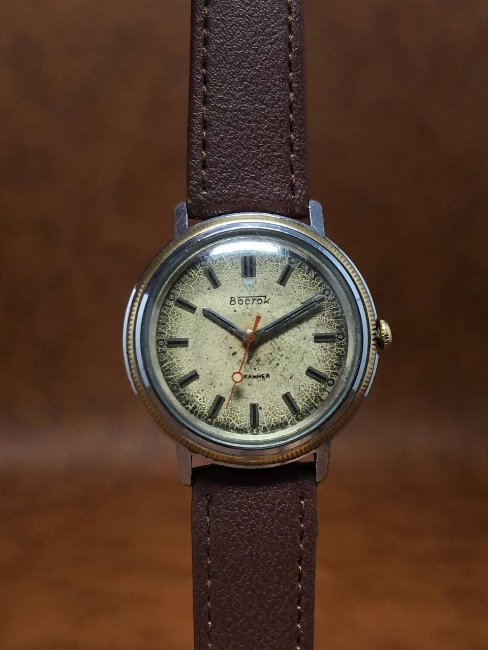 الماركة : Vostok - Восто
الماكنة : روسي
•••••••••••••••••••••••••••••
مادة الصنع : ستانلس ستيل 
الصنع : روسيا 1960- 1980
* صُنعت خصيصاً لجنود للأتحاد السوفيتي 
* المينا : باتينا تعتيق طبيعي يمنحها مظهراً تشققات الأرض 
* 17 حجر 
* ضمان شهر على الماكنة 
* مُقاومة الماء 
* سير مُستبدل طبيعي 
•••••••••••••••••••••••••••••
السعر : ( 65 ) الف دينار فقط
التوصيل لجميع محافظات العراق 🚕
للحجز والأستفسار دايركت 📥

 #ساعات_أصلي


**إذا كنت صاحب هذا الإعلان وتريد حذفه لأي سبب، رجاءا أرسل رسالة إلى الدعم الفني**