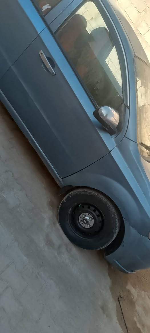 السلام عليكم للبيع افيو مقفوله بس ضربه باب وما عابره السنويه ما ساقطه رقم قادسيه مداور مباشر موديل 2008 تخم تاير تبريد ثلج سعر 50 وبيها مجال ‏‪***********‬‏
