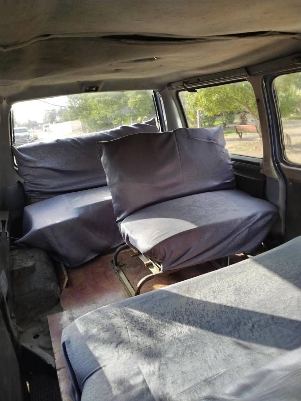 السلا م عليكم سياره 11 راكب  للبيع  سيا ره جاهز شغاله  محرك بيه  بخار السعر 15 و بيه مجال للإستفسار رقم الهاتف ***********
