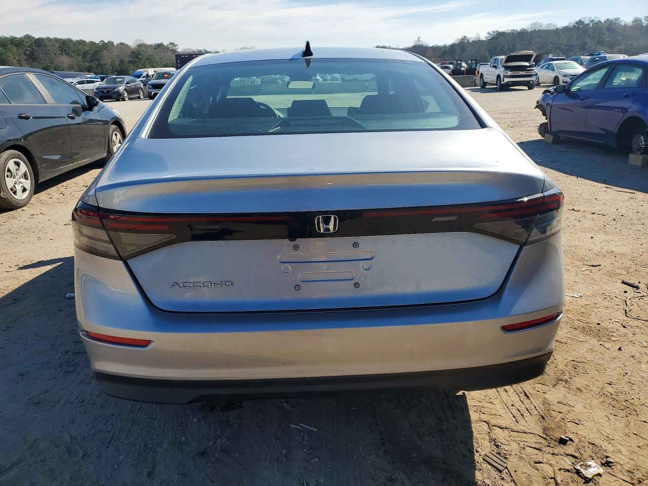 🚨 تنويه مهم
هذه السيارة معروضة في المزاد الأمريكي 🇺🇸
والمزايدة والشراء تتم عن طريق مكتب الباخرة للمزادات 🇮🇶
🔥 تدخل بكتاب الشهداء

───────────────
🚗 نوع السيارة:2026 HONDA ACCORD SE
📅 تاريخ المزاد:الاثنين 23-03-2026
💰السعر:244 ورقة         
📊 الممشى:4091 ميل فعلي
🛠️ المحرك: 4 سلندر / 1.5 لتر
───────────────

🔥 مجاناً مجاناً مجاناً
📄 تقرير كارفاكس مجاني بدون أي مقابل
───────────────

🚗 سحب السيارة خلال 24 ساعة من وقت التسديد
💸 حسابات مخفّضة وعمولات أقل من السوق
───────────────

🚢 الشحن متوفر من:
🇺🇸 🇨🇦 جميع الولايات الأمريكية والكندية
➡️ شحن مباشر إلى العراق
➡️ العقبة – جبل علي – ميرسين
───────────────

🛃 تخليص كمركي كامل من ميناء أم قصر
🏔️ تخليص كمركي إلى إقليم كردستان
🇯🇴 شحن مباشر إلى عمّان (العقبة)
🇹🇷 شحن إلى ميناء ميرسين – تركيا
───────────────

🏢 فروع الشركة:
📍 الفرع الأول: بغداد – السيدية – الإعلام
📍 الفرع الثاني: الإمارات العربية المتحدة – الشارقة – الصناعية 4
───────────────

👥 مجموعة البيع والشراء:
https://www.facebook.com/share/g/17pXXBgeeU/?mibextid=wwXIfr

───────────────

🎵 TikTok:
https://www.tiktok.com/@al_bakhera?t=8qGOLioZlVE&_r=1

───────────────

📞 للاستفسار والتواصل:
+9647739115599


**إذا كنت صاحب هذا الإعلان وتريد حذفه لأي سبب، رجاءا أرسل رسالة إلى الدعم الفني**