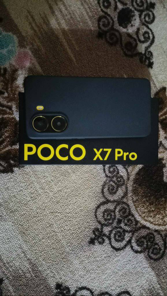 بوكو x7.برو ذاكرة 256 
رام 12+12 كامرة وبطارية جبارة 
كامل ملحقات مستخدم اسبوعين سعر400
***********
