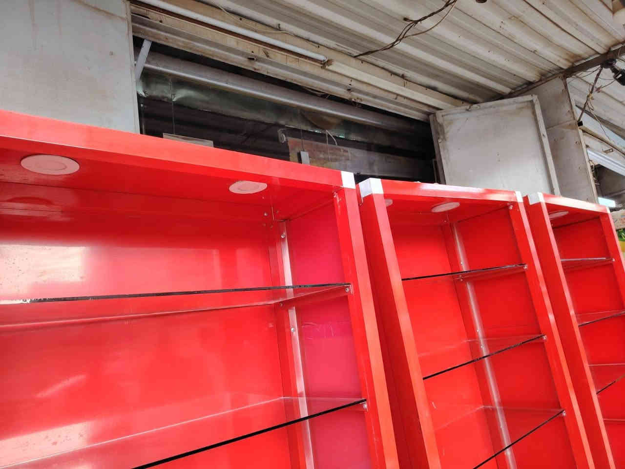 للبيع واجهات عرض  جديدة
✔️ تصميم أنيق ولون جذاب
✔️ مناسبة للمحلات (مواد غذائية، حلويات، عطور، أدوات منزلية…)
✔️ أبواب سفلية للخزن + رفوف زجاج

📍 السعر مناسب
📞 للتواصل: ***********

الموقع: ——بابل شارع الاطباء
