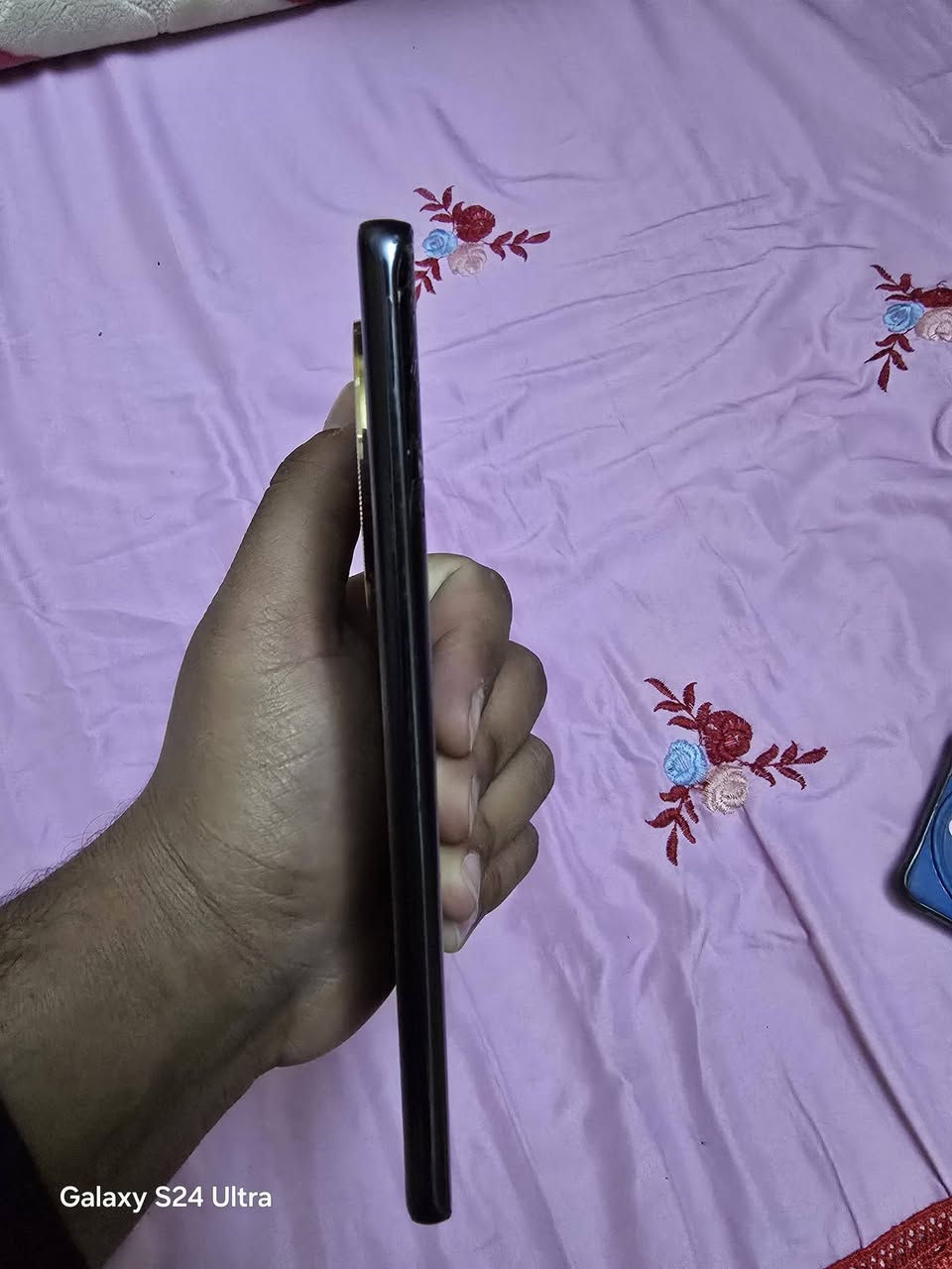 هونر x9b
رام 12+12 ذاكره 256

بطاريه 6600شحن 66واط 

شاشه اومليد 120هيرتز 

فقط كلاس الشاشه الخارجيه مكسور

صوت استريو 

كاميرات 108ميكابكسل 

السعر 150 وبي مجال للطيبين

هاتف ***********
