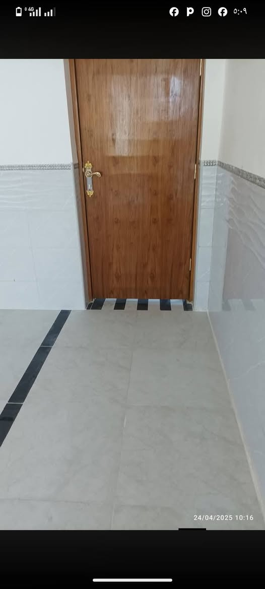 السلام عليكم دار للبيع 200مترحي النداء طابقين بناء درجه اولى رقم العقار 55073قريب على قصابيت الميالي الاستفسار الاتصال واتساب رقم الهاتف ***********
