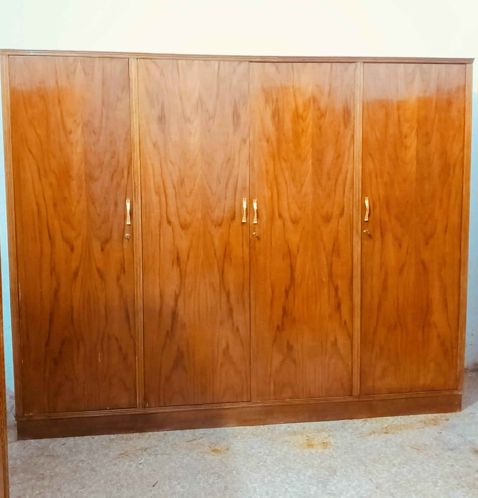 السلام عليكم كناتير+ بوفيات ...شرط صاج مصبوغات كاملات..+ديوان  جديد..شراي يتصل ***********...اكو توصيل..
