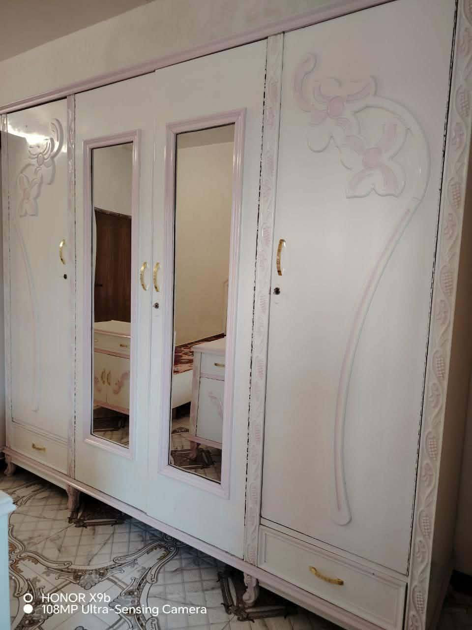 السلام عليكم غرفه نوم بناتي نجاره عراقيه السعر 600وبيهه مجال رقم صاحب الغرفه ***********
اني مكلف بلنشر ما متواجد عل فيس
