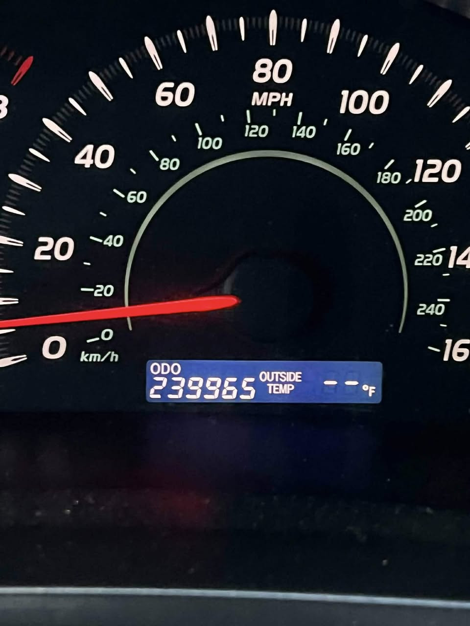 كاميري موديل 2008
سياره بيه دفتربنزين
سياره صونر موجود 
عنوان كركوك
شوف صونر 
كيرمحرك بشرط
تبريت تفيه بشرط
صدرتاير جديد
سعر110$بي مجال 
***********
بي واتساب
عنوان كركوك
