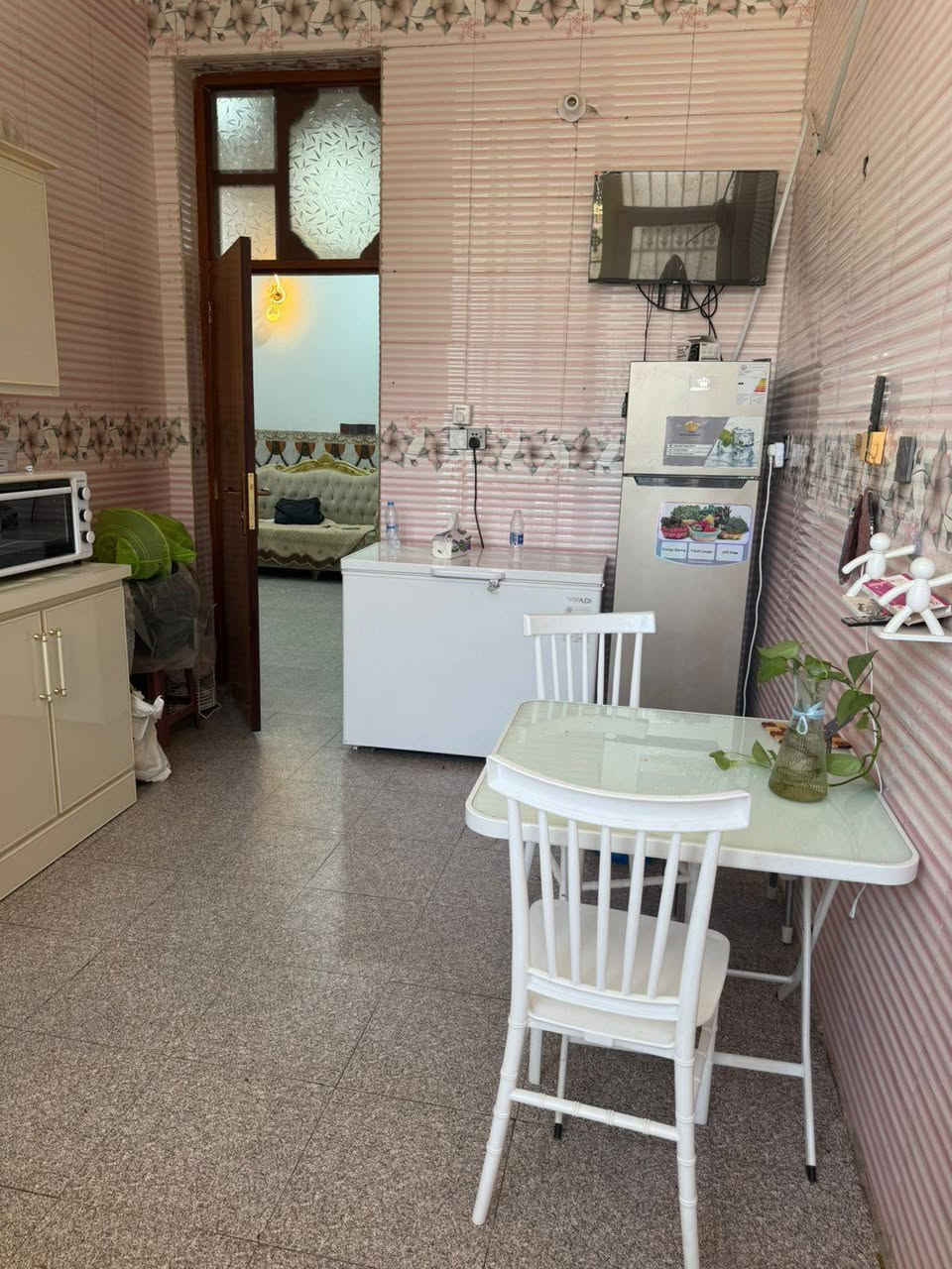 دار للبيع المساحه 150م بناء حديث 3غرف نوم درجة اولى
شارع 20 الموقع ابي غرق حي الحسين 
السعر 160وقابل للتفاوض الاستفسار الاتصال ‏‪***********‬‏
***********
