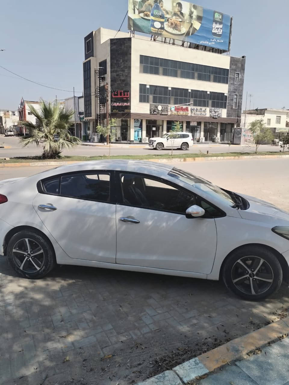 ٢٠١٦ خلجي 
 مكانهه ديوانيه 
***********

جاهزه من كلشي تبريد جديد  

تاير جديد 
مال جناي

مراوس مع اوبتما عادي
