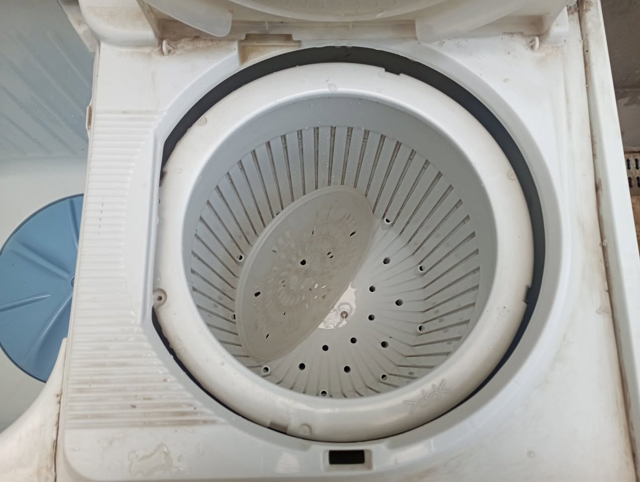 السلام عليكم 
غساله هيتاشي حوضين شغاله بحاله جيده 
السعر 100الف 
مكاني ديوانيه


**إذا كنت صاحب هذا الإعلان وتريد حذفه لأي سبب، رجاءا أرسل رسالة إلى الدعم الفني**